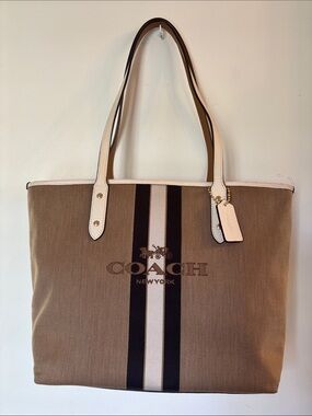 Coach city zip tote bag horse and carriage